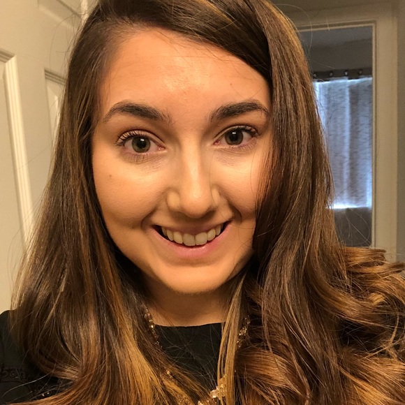 Meet your Posher, Lauren - Picture 1 of 1